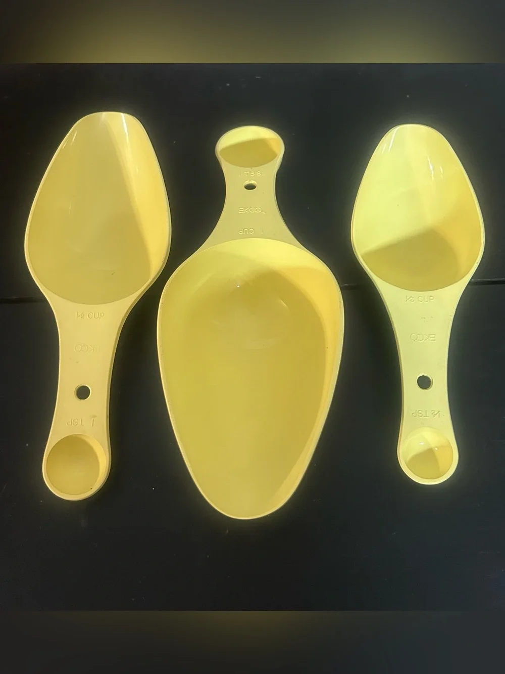 Set of 3 Yellow Plastic Measuring Scoops
